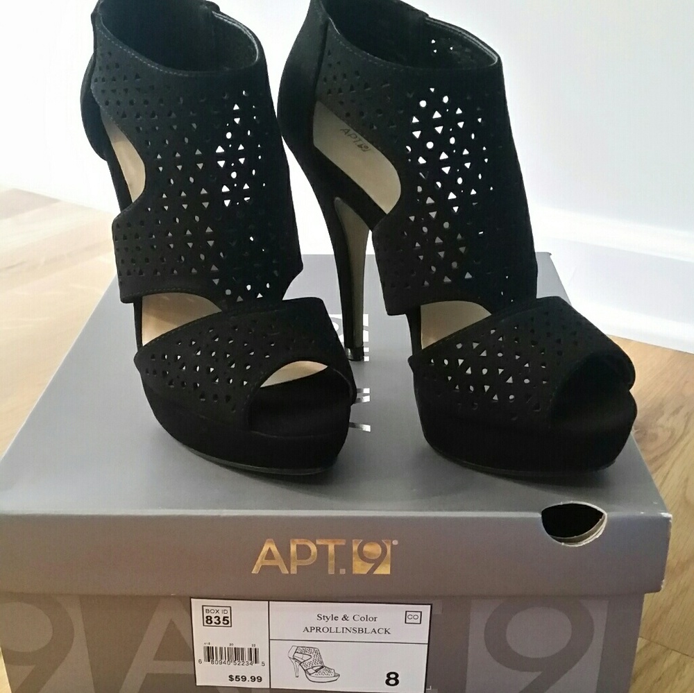 Apt. 9 NWT Lasercut Heels